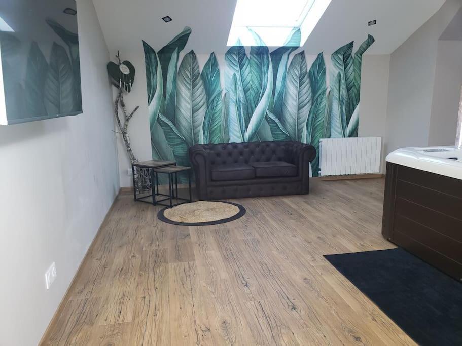 Bulles Etoilees Appartement Avec Jacuzzi Prive Montrevel-en-Bresse ภายนอก รูปภาพ