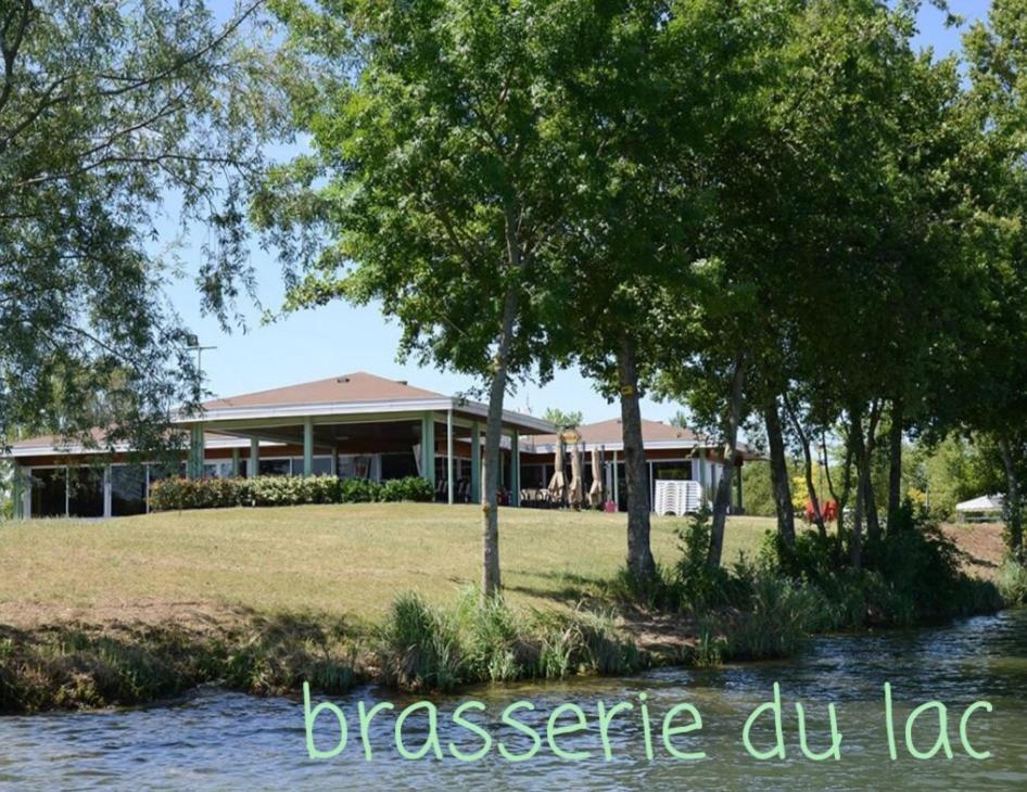Bulles Etoilees Appartement Avec Jacuzzi Prive Montrevel-en-Bresse ภายนอก รูปภาพ